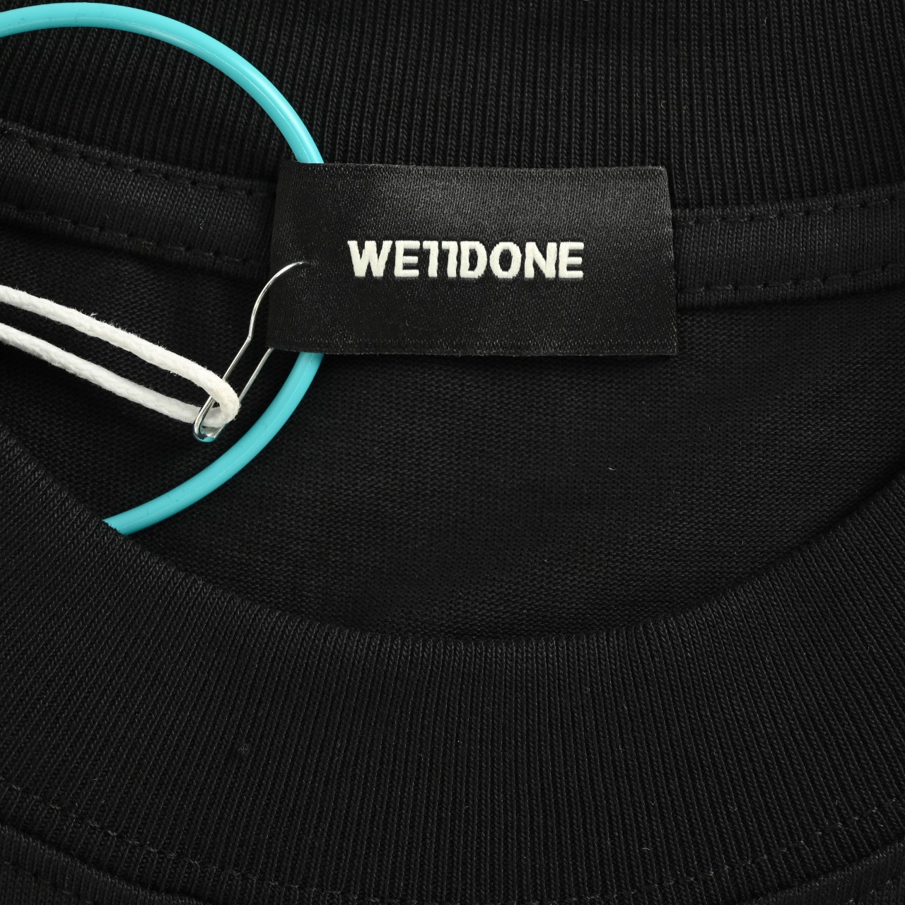 We11done 25SS新款2 0珍珠象牙烫钻字母短袖T恤-Chinese UA Cheap High Quatity Brand Clothes Bags handbags Sneakers wholesale wholesaler seller from China Factory suppliers Fashion Clothing Shoes best Quality Beautiful Price We11done 25SS新款2 0珍珠象牙烫钻字母短袖T恤