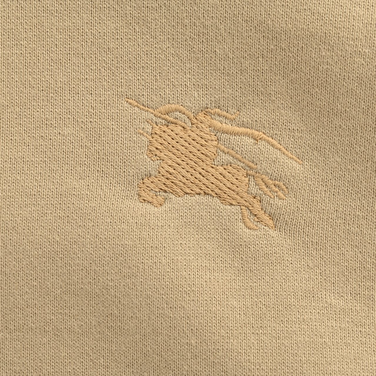 BURBERRY巴宝莉BBR 战马十字绣套装拉链连帽外套 卡其 黑色-Chinese UA Cheap High Quatity Brand Clothes Bags handbags Sneakers wholesale wholesaler seller from China Factory suppliers Fashion Clothing Shoes best Quality Beautiful Price BURBERRY巴宝莉BBR 战马十字绣套装拉链连帽外套 卡其 黑色