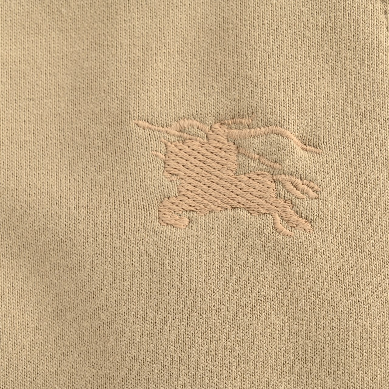 BURBERRY巴宝莉BBR 战马十字绣套装休闲长裤 卡其 黑色-Chinese UA Cheap High Quatity Brand Clothes Bags handbags Sneakers wholesale wholesaler seller from China Factory suppliers Fashion Clothing Shoes best Quality Beautiful Price BURBERRY巴宝莉BBR 战马十字绣套装休闲长裤 卡其 黑色