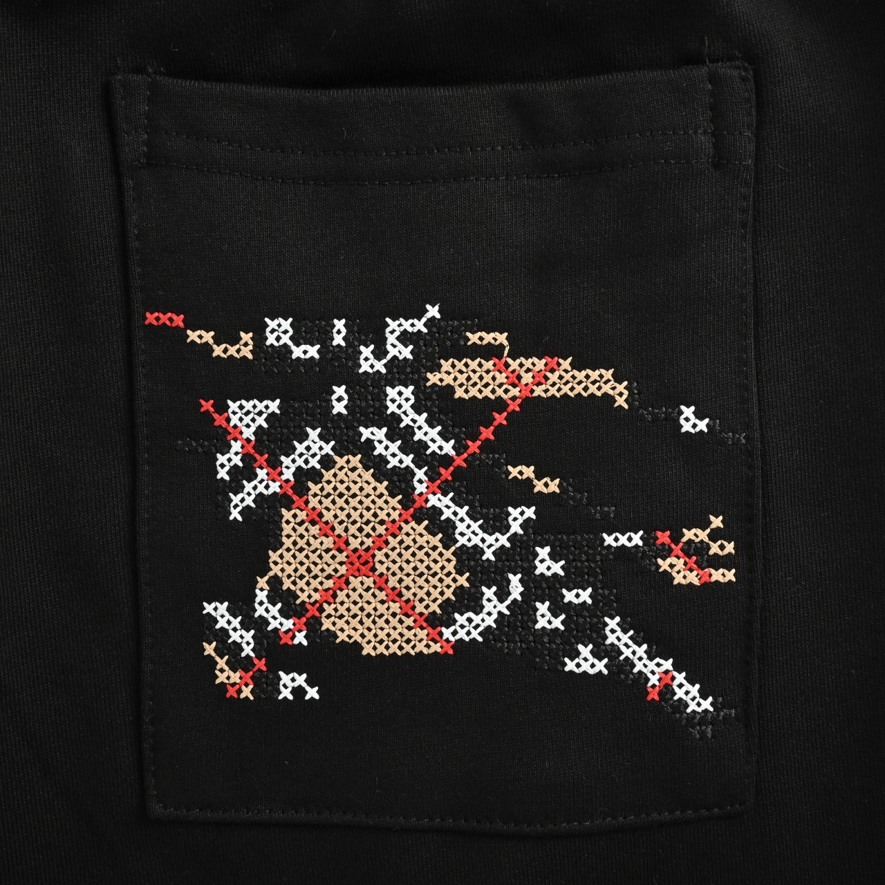 BURBERRY巴宝莉BBR 战马十字绣套装休闲长裤 卡其 黑色-Chinese UA Cheap High Quatity Brand Clothes Bags handbags Sneakers wholesale wholesaler seller from China Factory suppliers Fashion Clothing Shoes best Quality Beautiful Price BURBERRY巴宝莉BBR 战马十字绣套装休闲长裤 卡其 黑色