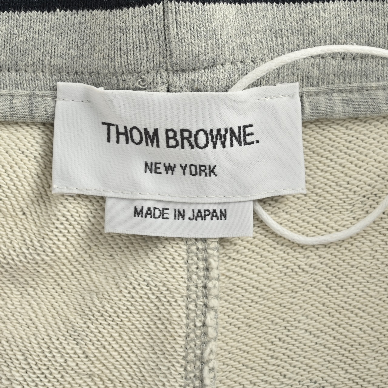 Thom Browne/汤姆布朗 25Fw 四杠条纹 蛇年限定长裤-High Quatity Cheap Brand wholesale wholesaler seller Clothes Bags handbags Sneakers Top Fashion Clothing Shoes from China Factory Chinese suppliers best Quality Beautiful Price Thom Browne/汤姆布朗 25Fw 四杠条纹 蛇年限定长裤