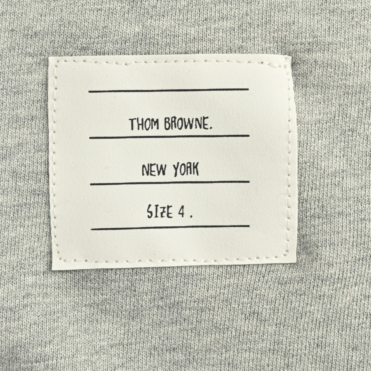 Thom Browne/汤姆布朗 25Fw 四杠条纹 蛇年限定长裤-High Quatity Cheap Brand wholesale wholesaler seller Clothes Bags handbags Sneakers Top Fashion Clothing Shoes from China Factory Chinese suppliers best Quality Beautiful Price Thom Browne/汤姆布朗 25Fw 四杠条纹 蛇年限定长裤