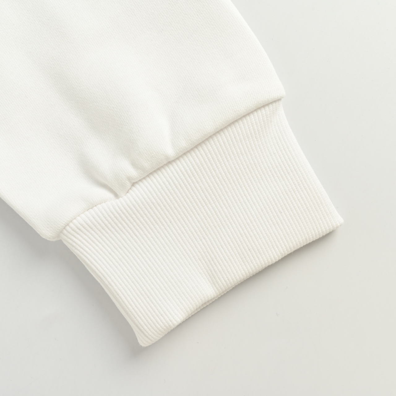 LOUIS VUITTON/路易威登LV 24Fw 老花渐变印花圆领卫衣-Chinese UA Cheap High Quatity Brand Clothes Bags handbags Sneakers wholesale wholesaler seller from China Factory suppliers Fashion Clothing Shoes best Quality Beautiful Price LOUIS VUITTON/路易威登LV 24Fw 老花渐变印花圆领卫衣