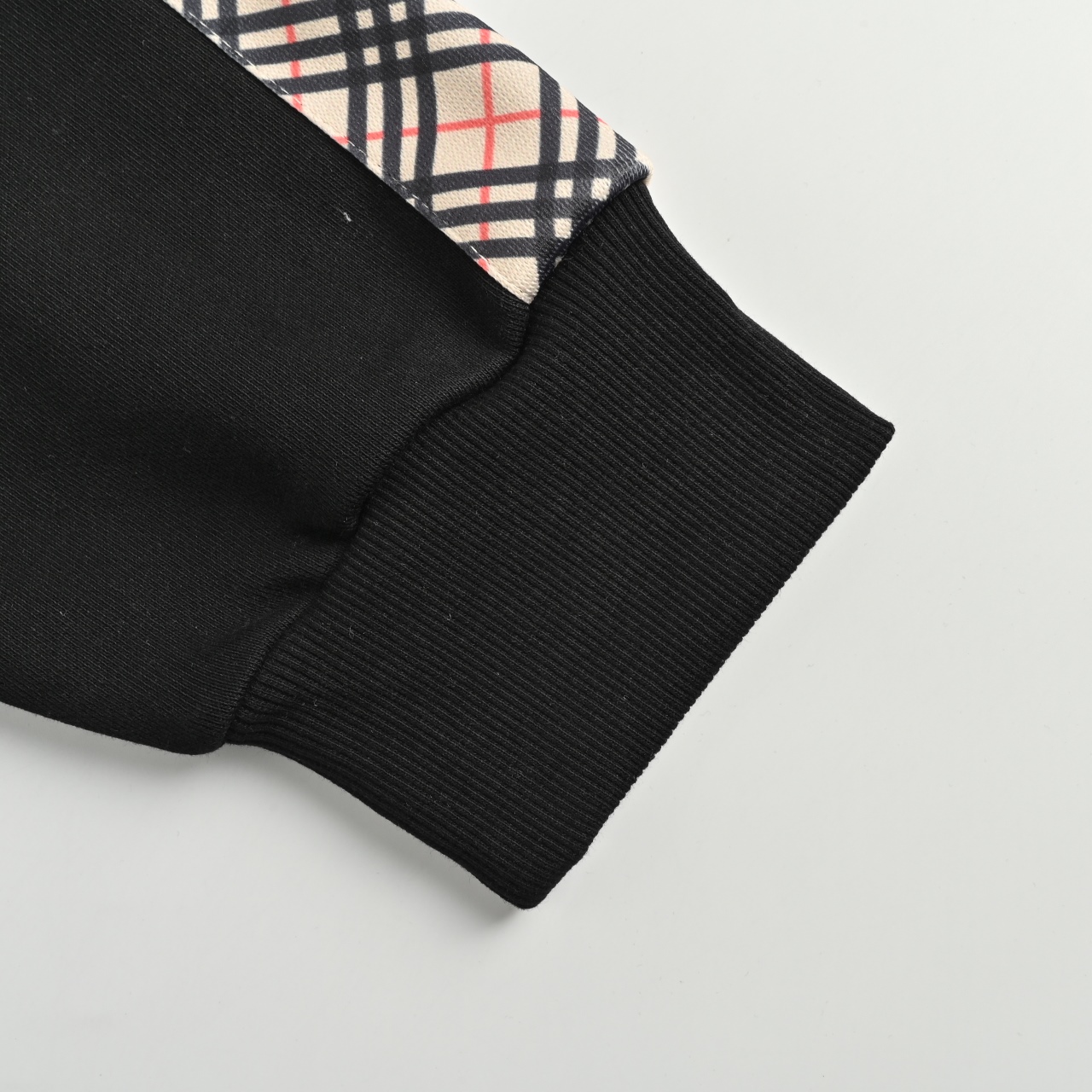 BURBERRY巴宝莉BBR 侧菱格织带圆领卫衣-Chinese UA Cheap High Quatity Brand Clothes Bags handbags Sneakers wholesale wholesaler seller from China Factory suppliers Fashion Clothing Shoes best Quality Beautiful Price BURBERRY巴宝莉BBR 侧菱格织带圆领卫衣