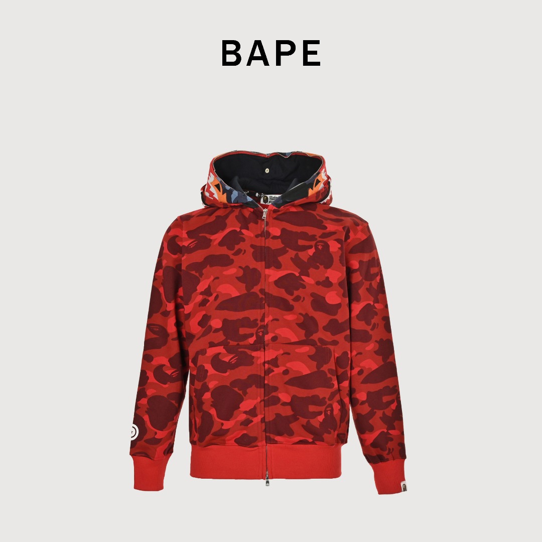 BAPE 鲨鱼头老虎头拉链迷彩双帽帽衫 大红💓形象让你成为最靓得仔😎 官网发售款🏅|超级推荐👩‍❤‍💋‍👨|超人气单品✅ 亮点满满 秋冬宽松连帽卫衣🤗 不起球不变形 原装包装 正品细节👏此款上身效果百搭 随意搭配也极富有个性化 显白又显瘦/袖口松紧设计 复古又新潮 💥早秋衣柜必备炸裂款 绝不容易撞款 区别于其他大众款式😻 随意搭配 轻松出彩 舒适柔软🌈情侣搭配更加出彩❤ 现货秒发