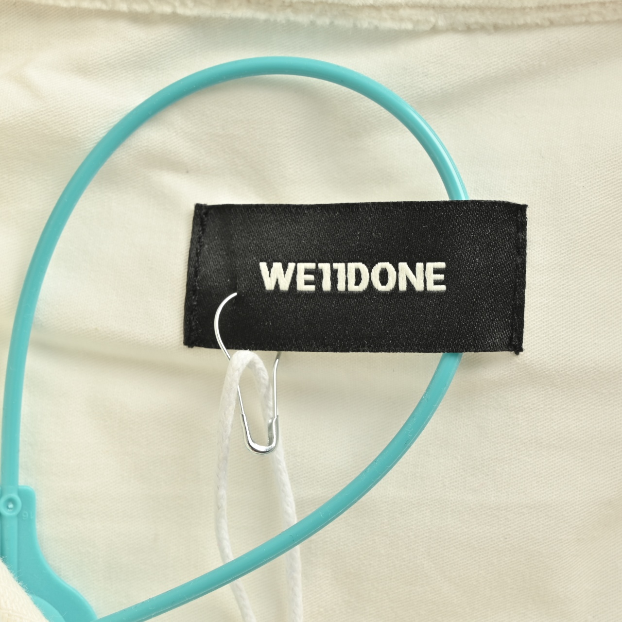 We11 done 秋季新款冠军王楚钦同款上身简约字母刺绣翻领灯芯绒夹克外套 黑色 杏色