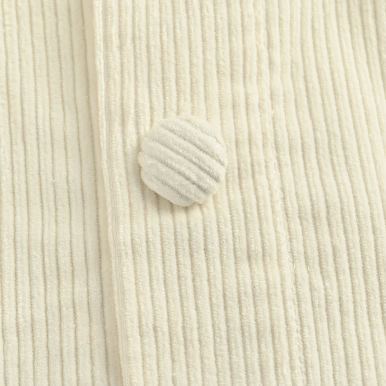 We11 done 秋季新款冠军王楚钦同款上身简约字母刺绣翻领灯芯绒夹克外套 黑色 杏色