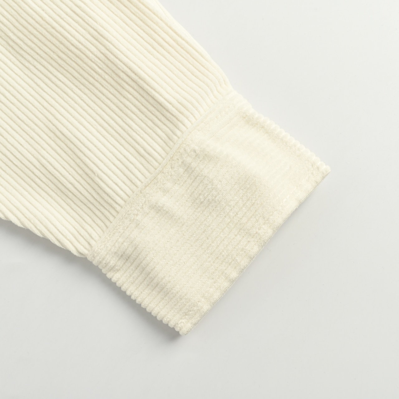 We11 done 秋季新款冠军王楚钦同款上身简约字母刺绣翻领灯芯绒夹克外套 黑色 杏色