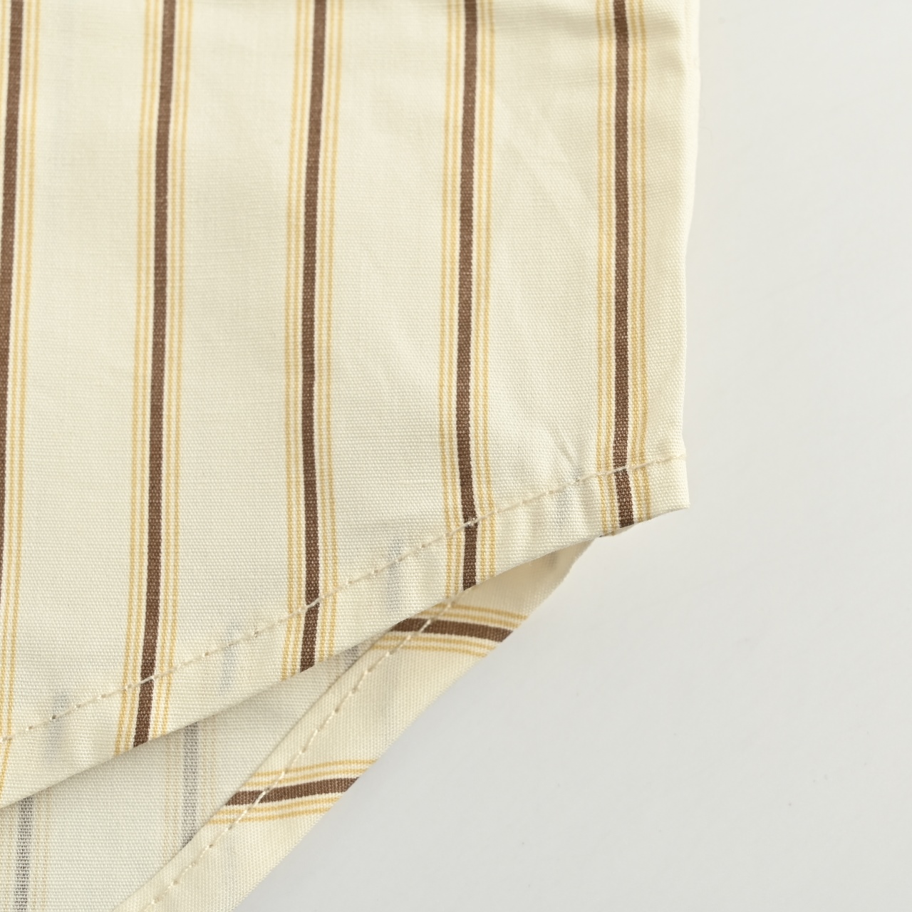 We11 done秋季新款张杰同款上身绅士学院风领带款长袖衬衫 条纹 白色-Chinese UA Cheap High Quatity Brand Clothes Bags handbags Sneakers wholesale wholesaler seller from China Factory suppliers Fashion Clothing Shoes best Quality Beautiful Price We11 done秋季新款张杰同款上身绅士学院风领带款长袖衬衫 条纹 白色