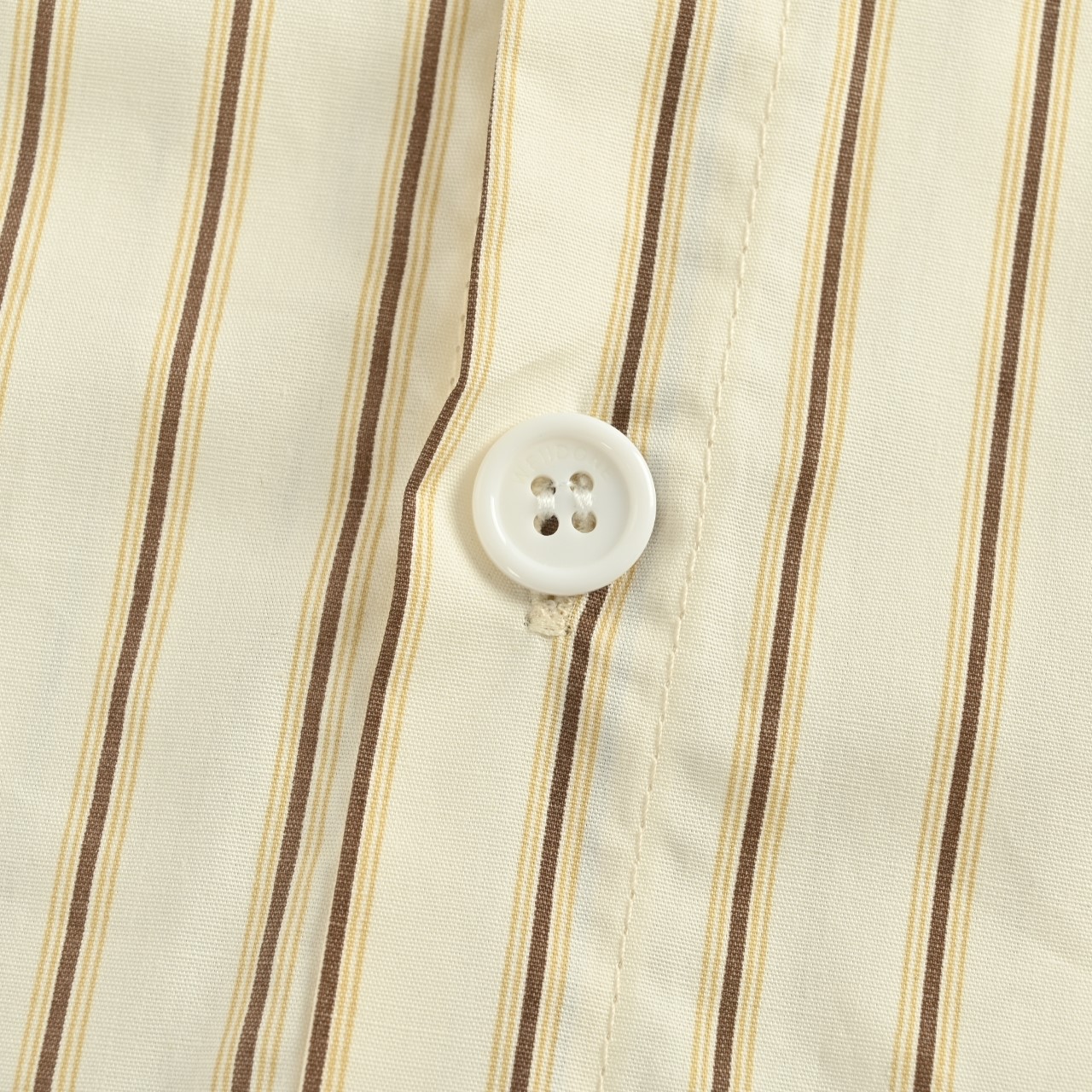 We11 done秋季新款张杰同款上身绅士学院风领带款长袖衬衫 条纹 白色-Chinese UA Cheap High Quatity Brand Clothes Bags handbags Sneakers wholesale wholesaler seller from China Factory suppliers Fashion Clothing Shoes best Quality Beautiful Price We11 done秋季新款张杰同款上身绅士学院风领带款长袖衬衫 条纹 白色