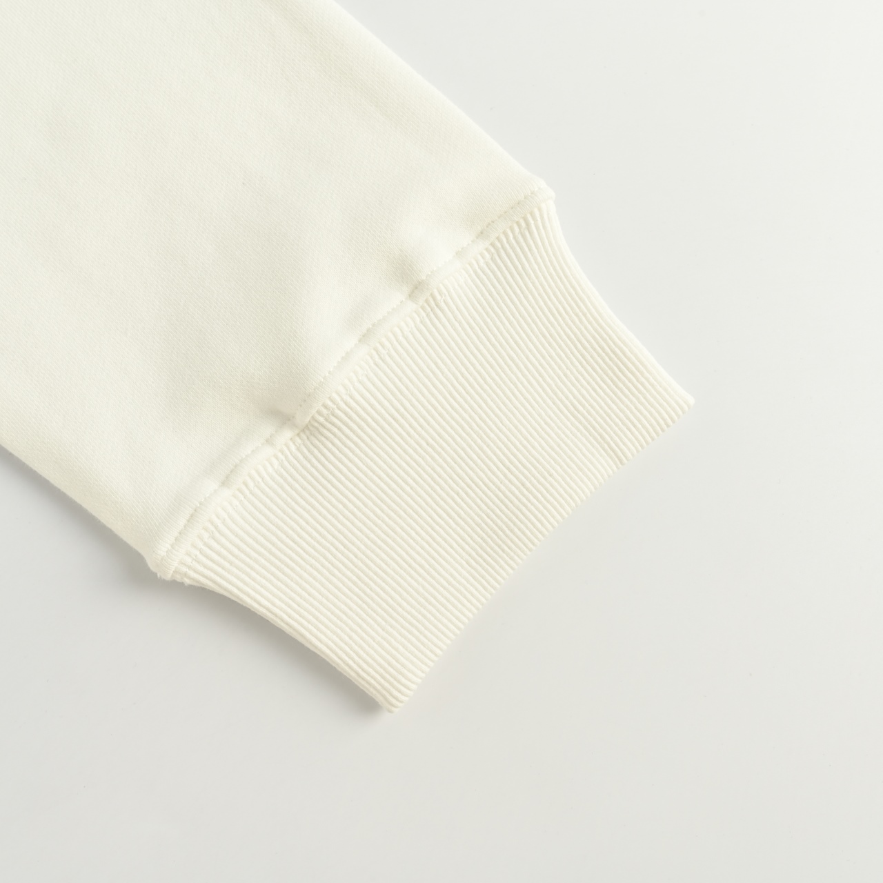 Celine/赛琳 25ss 涂鸦绘画新花连帽卫衣-High Quatity Cheap Brand wholesale wholesaler seller Clothes Bags handbags Sneakers Top Fashion Clothing Shoes from China Factory Chinese suppliers best Quality Beautiful Price Celine/赛琳 25ss 涂鸦绘画新花连帽卫衣