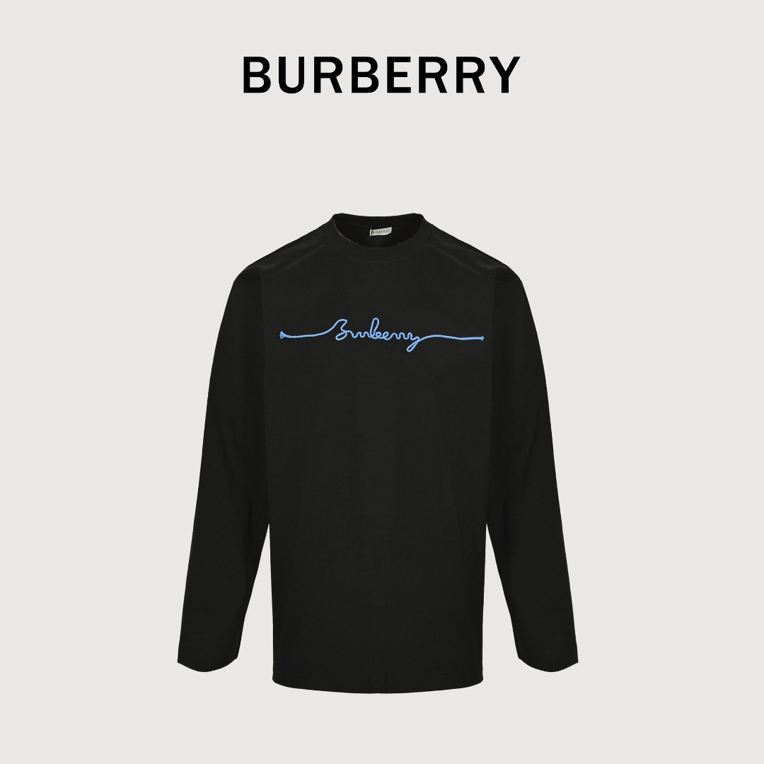 本地自取💰160 
Burberry/巴宝莉 25Fw 胸前签名logo刺绣长袖T恤
25早秋限定新款配色 精简而不失细节感的一款长袖打底衫， 
可男可女的款，能满足你对品质追求的同时又能帅气出行。
客供高克重定织280g32织双纱棉面料制作 面料手感扎实垂坠，亲肤透气，
具有良好的吸湿透气性 并且自带挺阔感，上身型感出色显精神 
胸前签名logo设计彰显出的高级感 logo采用百灵达绣花机精密刺绣工艺，
展现出饱满立体的效果， BIGGER满满！
男女日常轻松驾驭起来的生活T恤! 男女同款 
颜色：黑色 白色
size：S-XL