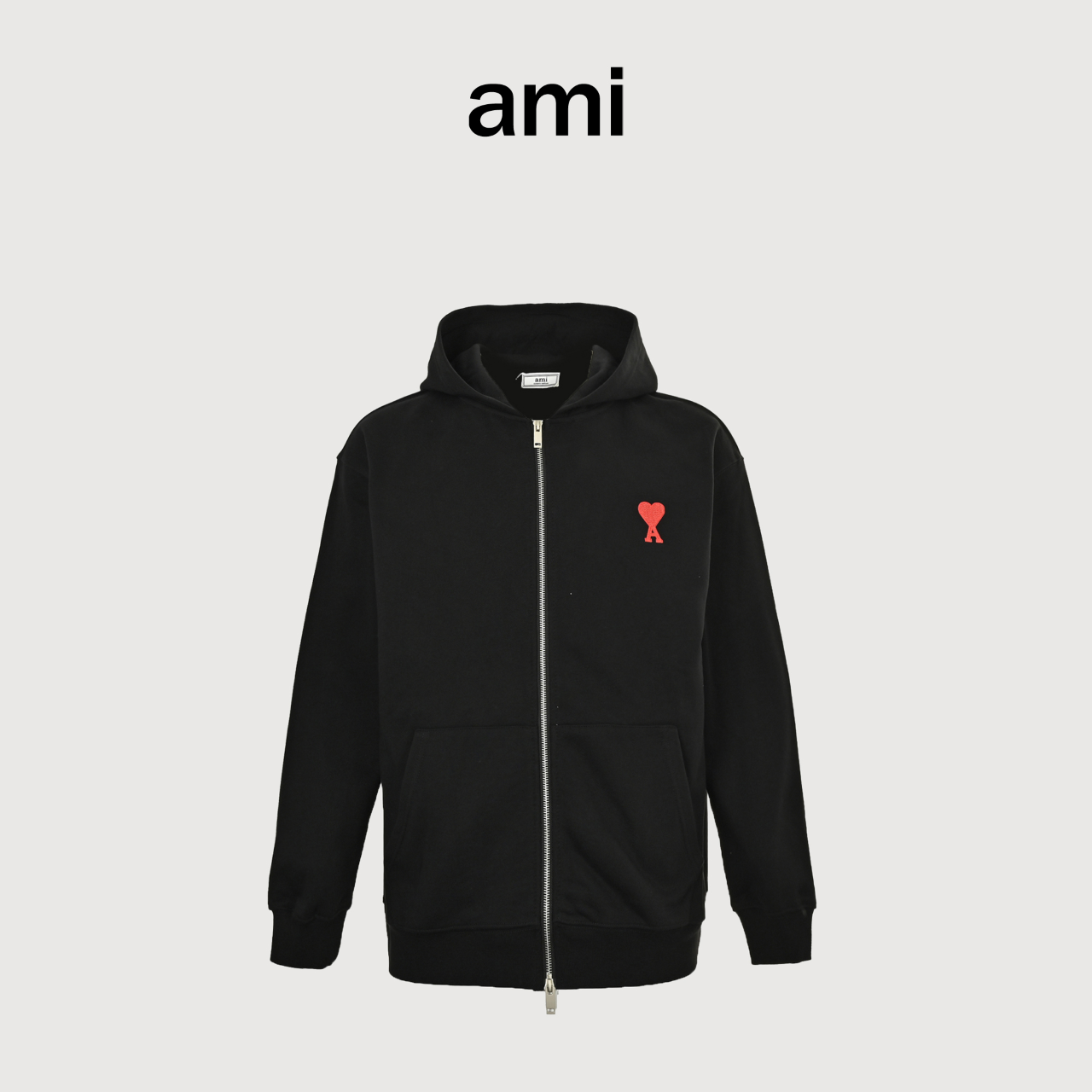 本地自取💰 260
Ami 经典爱心标志刺绣拉链外套
早秋新款拉链连帽卫衣,今年新配色带点亚麻的色调 很特别原版订织毛圈棉 与yb没有色差 这是最基本的面料对比以往几季的变厚了 手感却变更柔软这是面料 做了特殊手感洗水工艺 才有的效果摸起来特别的舒服。
尺码:S-XXL
颜色: 黑色 灰 藏蓝