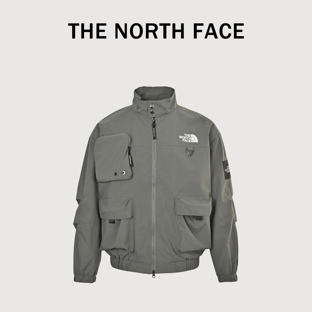 本地自取💰230
THE North Face TNF 北面纯色拉链机能户外夹克 早春新品休闲运动外套
开年必入新秋款夹克 爆炸走起来 牛货首发 厚度适中 非常适合早春穿着 现货独家发售 采用定制防水户外梭织氨纶面料 挺括有质感 穿着舒适 胸前小logo刺绣精致美观 全部开模五金 客供面料 上身非常舒服 更加适合都市生活的版型设计 上身更加有轮廓感 最新款专柜同步经典 男士外套夹克 超正版型上身舒适好看 高端顶级品质 纯正随意对比 全部水洗吊牌 难得一见的好货推荐
SIZE:S-2XL