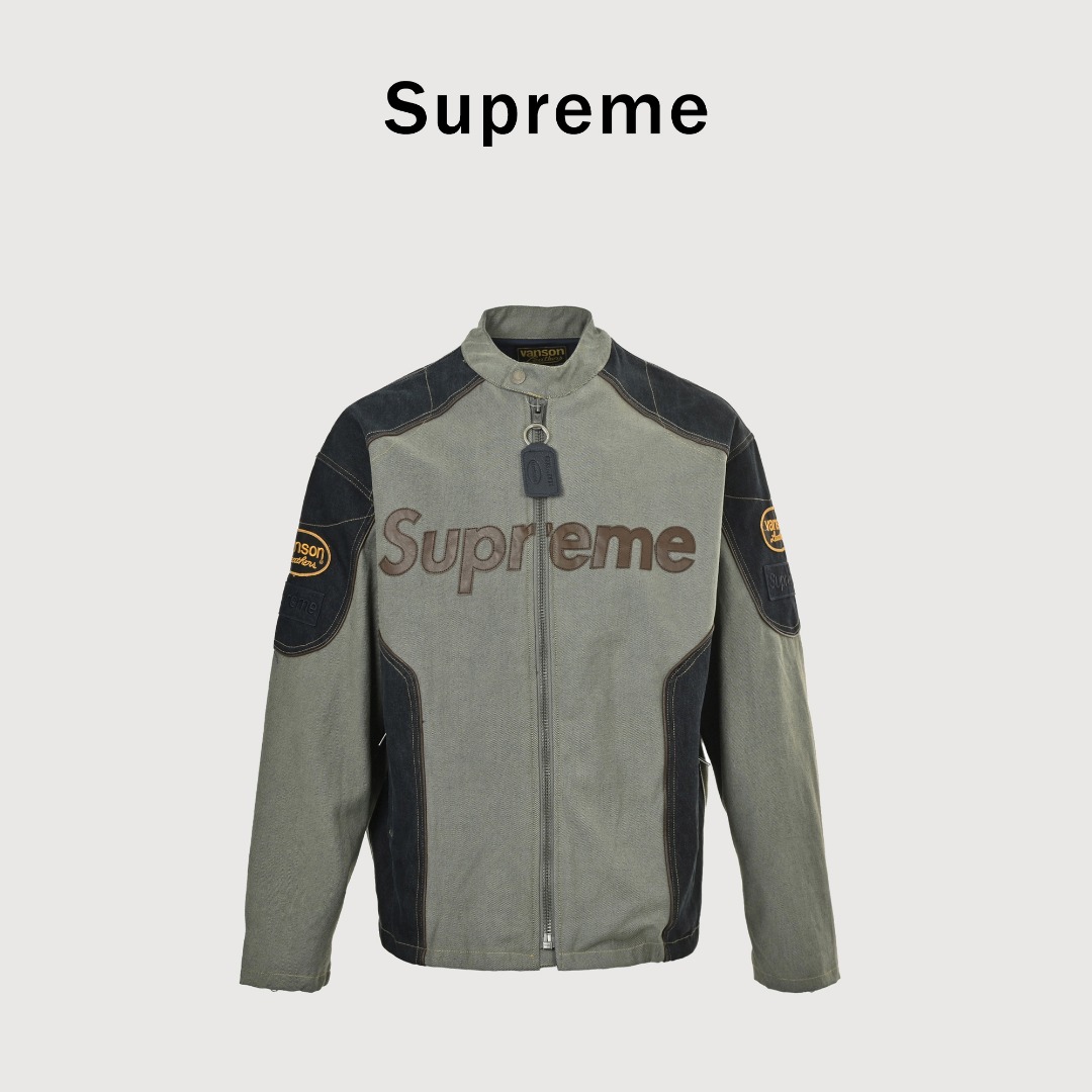 本地自取💰400
Supreme x Vanson Leathers x Cordura 联名款 SS25 WEEK13 Cotton Jacket 皮革徽标贴花拉链拼接美式潮流夹克外套
三色全部定制出品 耗时两月 重磅爆款 上身非常好看
材质:棉质帆布面料,网布衬里,面料做水洗工艺
全拉链开合,正面下方有双贴边拉链插手口袋。衣领处有按扣织带收口,袖口有拉链开口 胸前和背部有皮革徽标贴花 袖子上有刺绣徽标贴片 非常重工
颜色:黑色 白色 牛仔咖色
尺码:S M L XL (176 145穿M)
