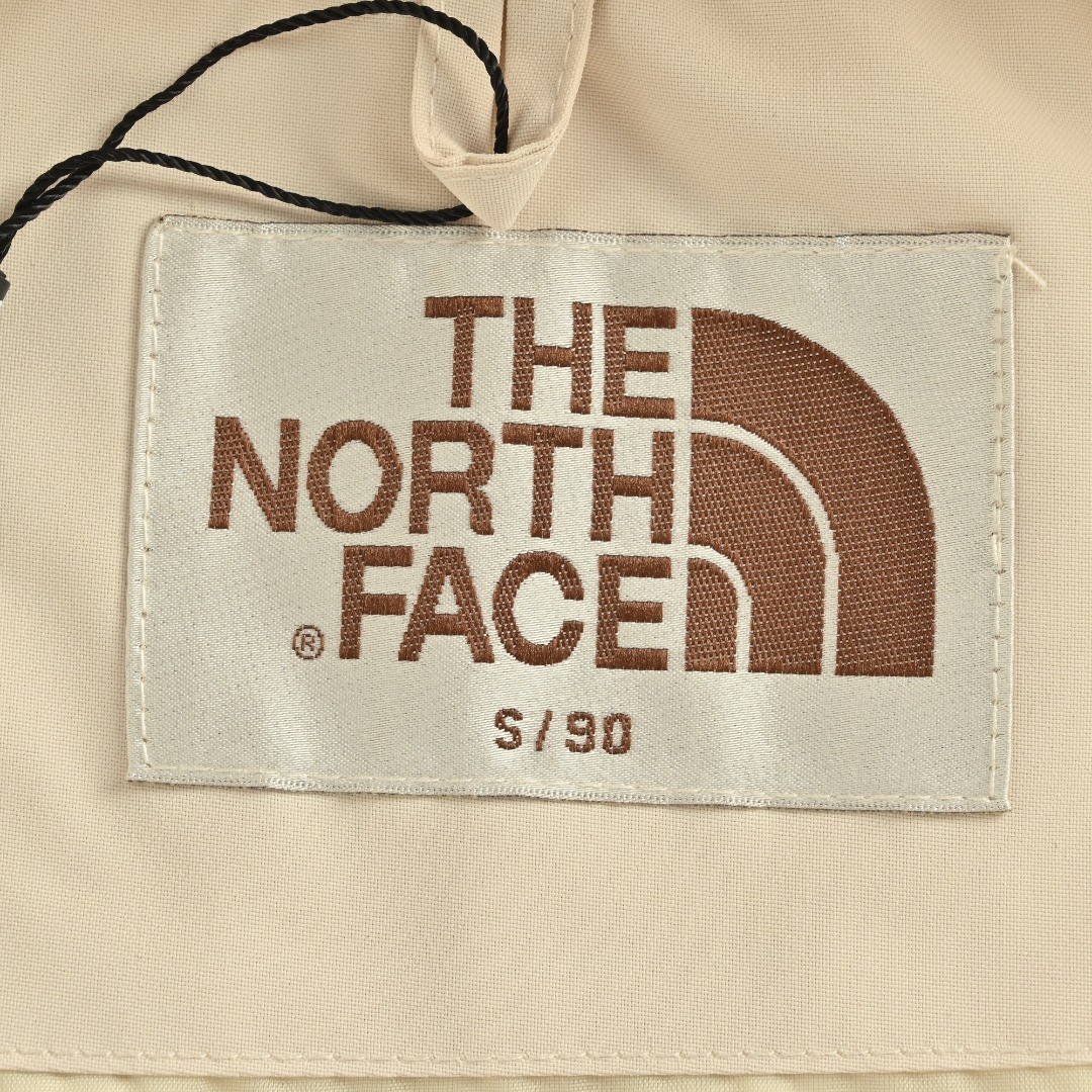 本地自取💰230
THE North Face TNF 北面纯色拉链机能户外夹克 早春新品休闲运动外
套 开年必入新秋款夹克 爆炸走起来 牛货首发 厚度适中 非常适合早春穿着 现货独家发售 采用定制防水户外梭织氨纶面料 挺括有质感 穿着舒适 胸前小logo刺绣精致美观 全部开模五金 客供面料 上身非常舒服 更加适合都市生活的版型设计 上身更加有轮廓感 最新款专柜同步经典 男士外套夹克 超正版型上身舒适好看 高端顶级品质 纯正随意对比 全部水洗吊牌 难得一见的好货推荐
SIZE:S-2XL