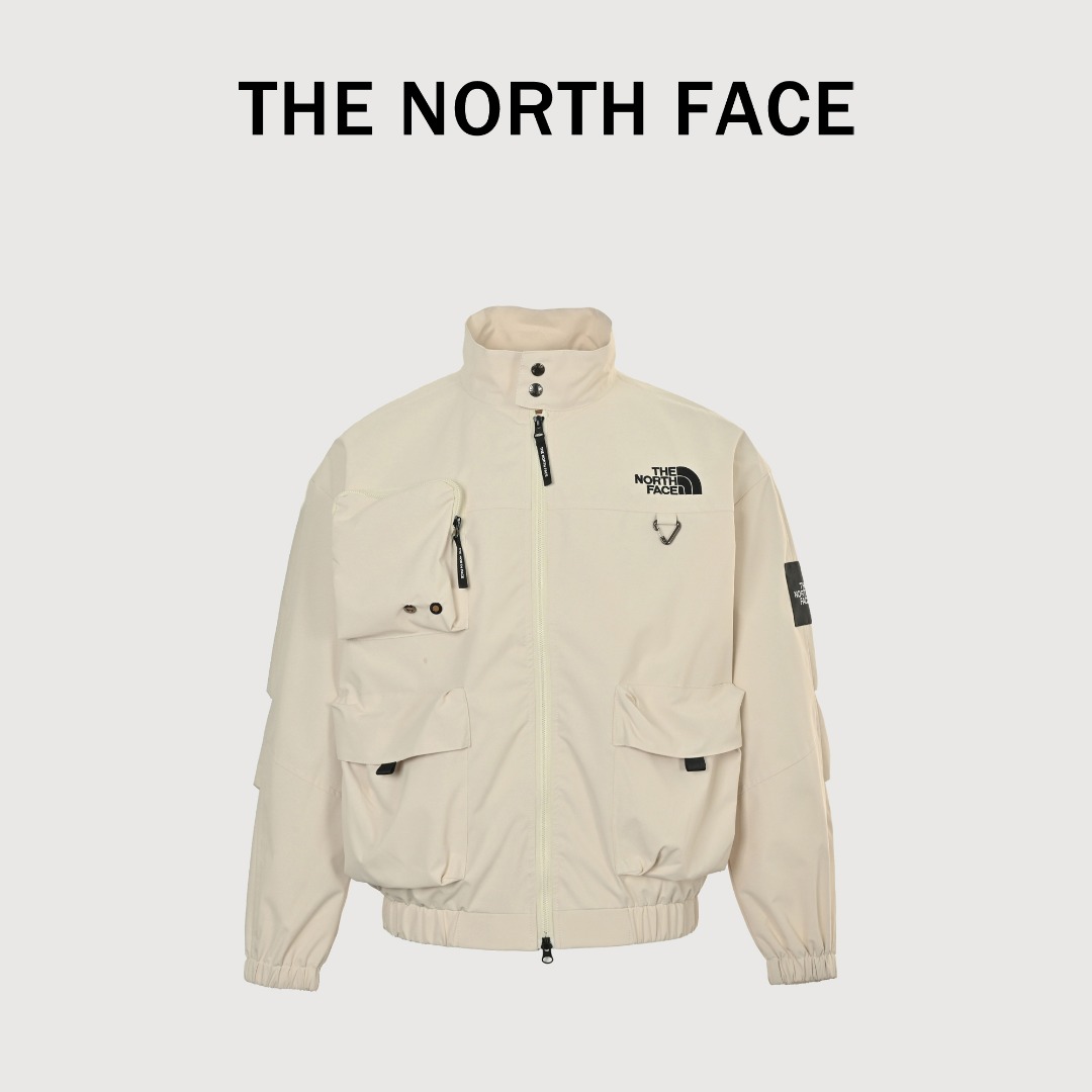 本地自取💰230
THE North Face TNF 北面纯色拉链机能户外夹克 早春新品休闲运动外
套 开年必入新秋款夹克 爆炸走起来 牛货首发 厚度适中 非常适合早春穿着 现货独家发售 采用定制防水户外梭织氨纶面料 挺括有质感 穿着舒适 胸前小logo刺绣精致美观 全部开模五金 客供面料 上身非常舒服 更加适合都市生活的版型设计 上身更加有轮廓感 最新款专柜同步经典 男士外套夹克 超正版型上身舒适好看 高端顶级品质 纯正随意对比 全部水洗吊牌 难得一见的好货推荐
SIZE:S-2XL