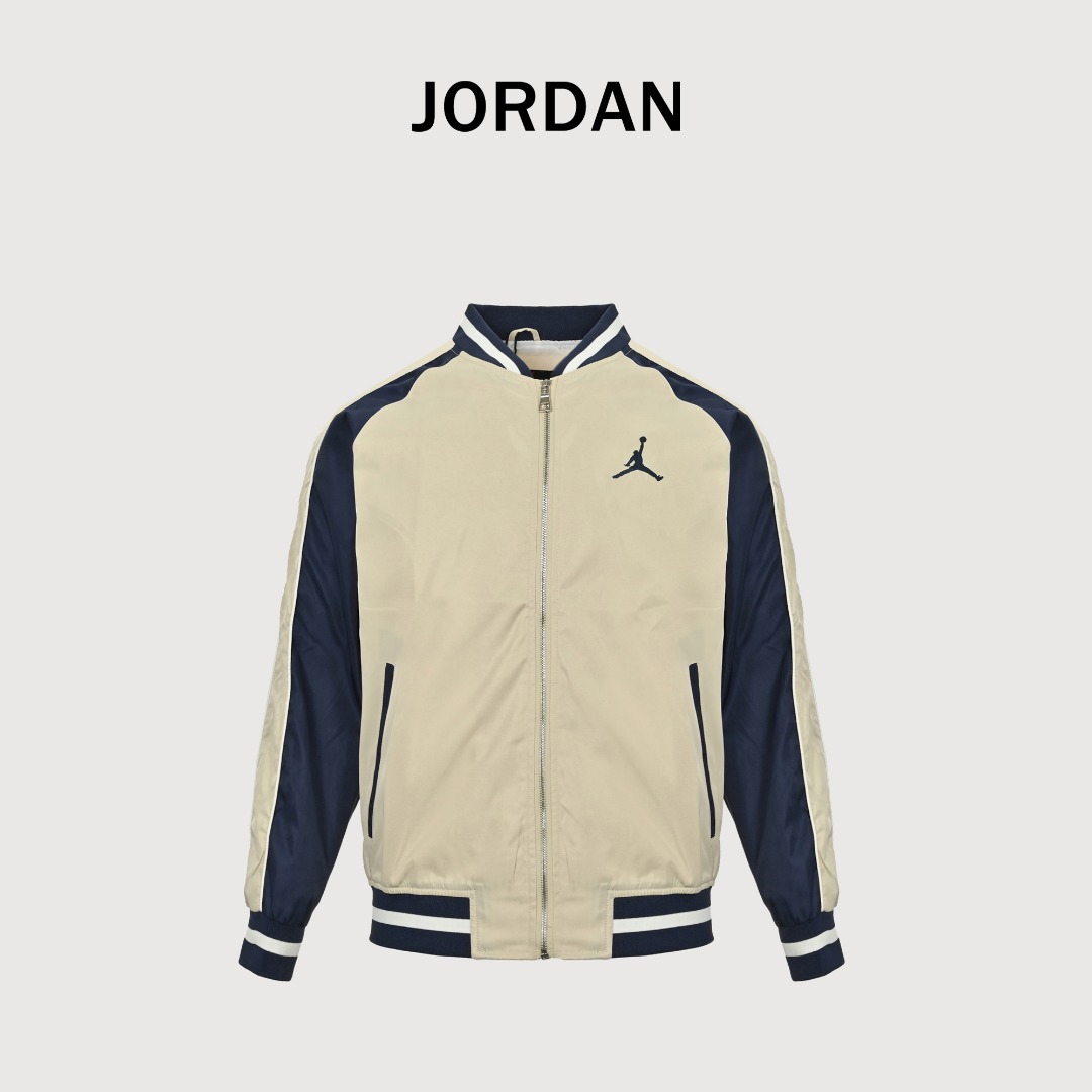 本地自取 💰240
Air Jordan 刺绣徽标撞色拼接夹克外套
新款Air Jordan篮球🏀刺绣棒球⚾️夹克外套， 男女同款  版型帅到起飞🛫️ 独家限定系列 
青春灵动碰撞时尚元素，男女必备运动单品，胸前乔丹刺绣logo 后背大刺绣也是潮人必备的标识！！简直帅爆了 螺纹紧密 3D立体剪裁设计 三标齐全 性价比最高价格很香 推荐五星比入单品。运动潮人都喜欢的飞行夹克！融入的AJ的精粹,耐克乔丹迷妹迷弟们赶紧入手!三标齐全！完美品相！
颜色:黑色、米色
Size:M-XXL