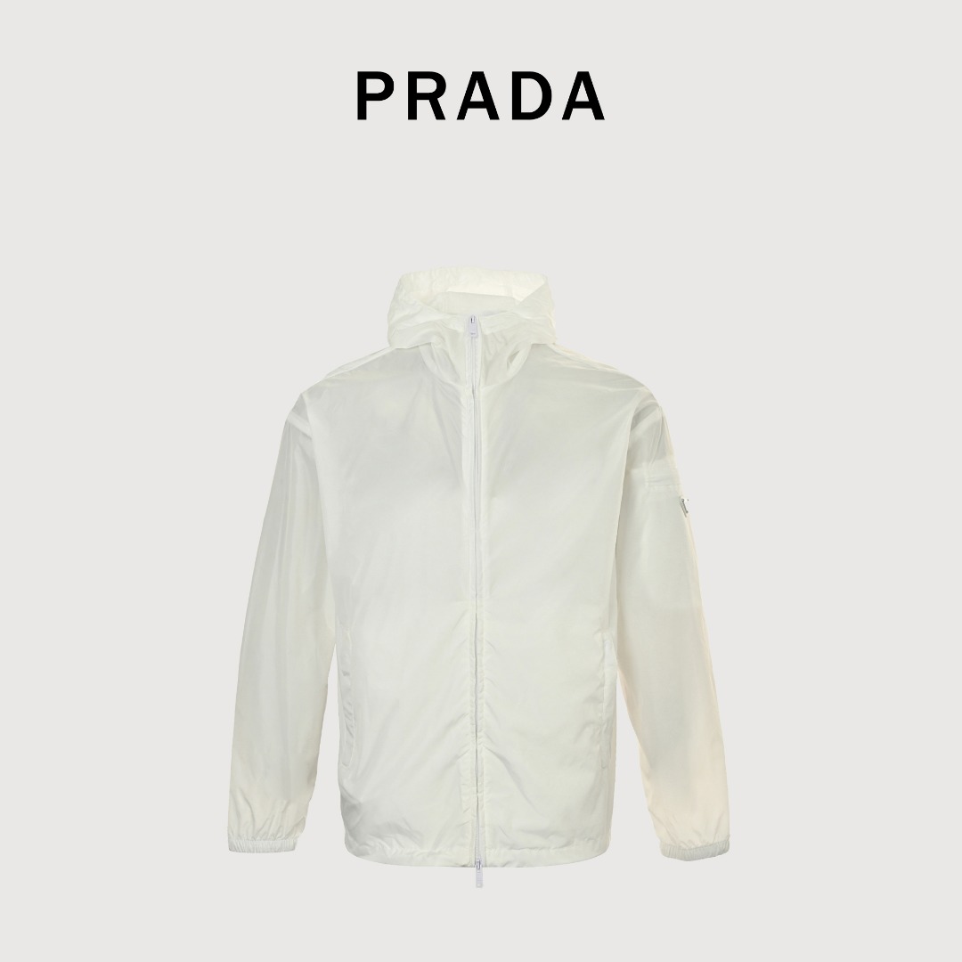 Prada/普拉达 25Fw 拉链袖袋三角标夹克外套 定制再生尼龙面料 上身轻盈舒适贴肤 手臂口袋三角标红外定位 位置精准 1:1辅料五金定制