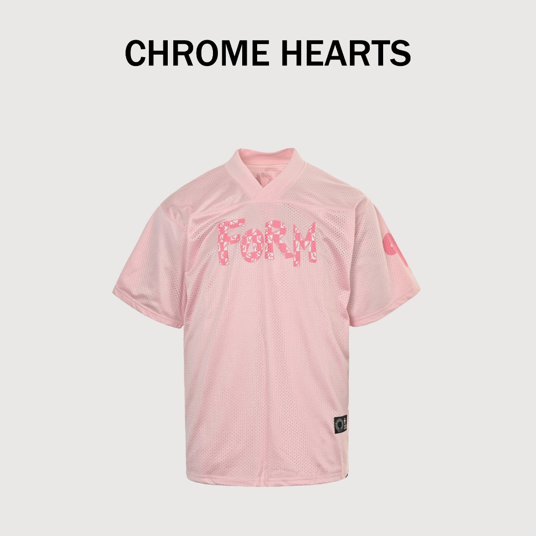Chrome Hearts 克罗心 25SS 梵文网眼冰球服短袖T恤 采用直喷进口机器印花 五金辅料均开磨定制 正确配置 黑色2025克罗心正品包装 面料采用220克高密100D鸟眼速干材质 双层车法工艺 印花采用丝网菲林工艺(印一次刮一下印花台) 正确高密主唛水洗吊牌 手工缝制