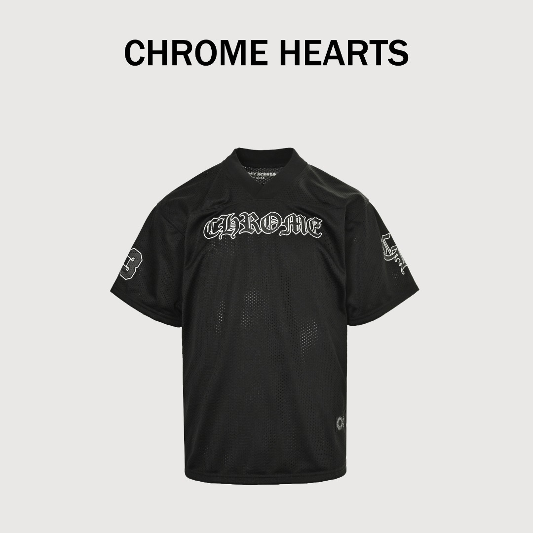 Chrome Hearts 克罗心 25SS 梵文网眼冰球服短袖T恤 采用直喷进口机器印花 五金辅料均开磨定制 正确配置 黑色2025克罗心正品包装 面料采用220克高密100D鸟眼速干材质 双层车法工艺 印花采用丝网菲林工艺(印一次刮一下印花台) 正确高密主唛水洗吊牌 手工缝制