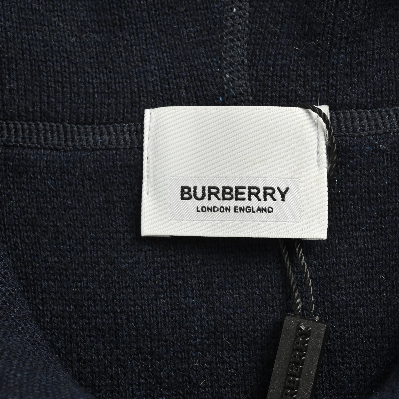 Burberry/巴宝莉 25ss格纹双面穿羊毛背后战马提花开衫毛衣外套-High Quatity Cheap Brand wholesale wholesaler seller Clothes Bags handbags Sneakers Top Fashion Clothing Shoes from China Factory Chinese suppliers best Quality Beautiful Price Burberry/巴宝莉 25ss格纹双面穿羊毛背后战马提花开衫毛衣外套