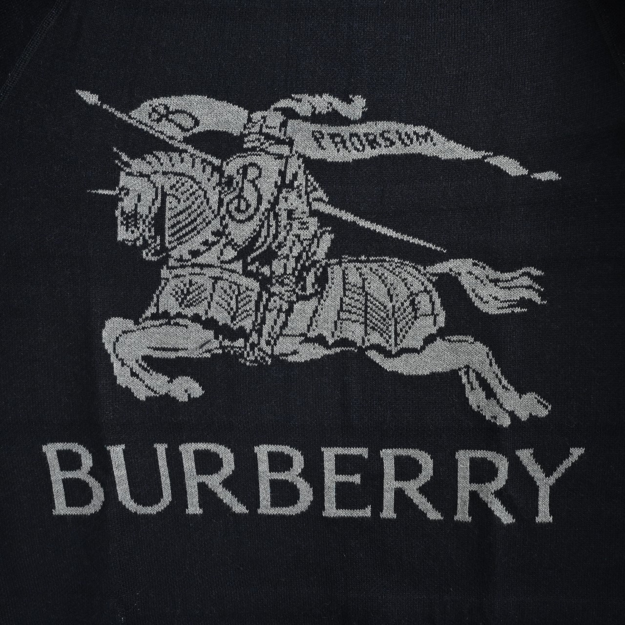 Burberry/巴宝莉 25ss格纹双面穿羊毛背后战马提花开衫毛衣外套-High Quatity Cheap Brand wholesale wholesaler seller Clothes Bags handbags Sneakers Top Fashion Clothing Shoes from China Factory Chinese suppliers best Quality Beautiful Price Burberry/巴宝莉 25ss格纹双面穿羊毛背后战马提花开衫毛衣外套