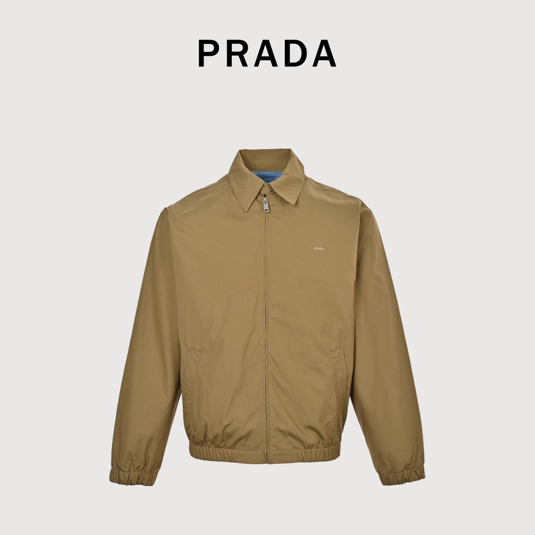 prada 普拉达 拼色夹克外套 双面双色 老干部 行政夹克,高质感穿搭还得是Prada,复古又清新的颜色,藏蓝色搭配墨绿色,卡其色搭配水蓝色,烟灰色搭配淡粉色 胸口采用简洁的小logo设计