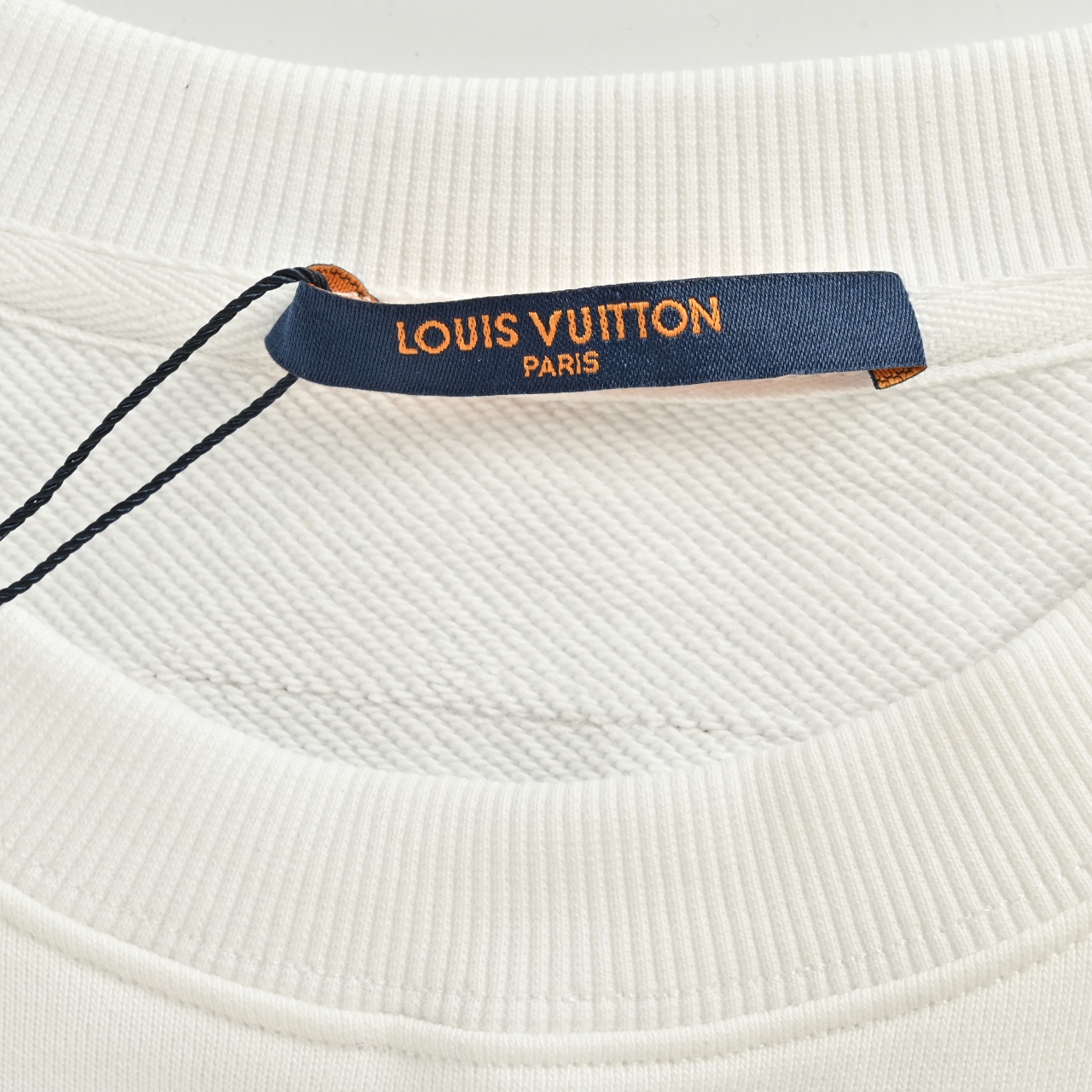 LouisVuitton/路易威登 向阳花刺绣圆领卫衣-莆田鞋,莆田鞋货源,高仿鞋,高仿鞋货源,安福档口,莆田高仿鞋,莆田鞋批发,高仿鞋批发,莆田高仿运动鞋,高仿运动鞋,莆田运动鞋 LouisVuitton/路易威登 向阳花刺绣圆领卫衣