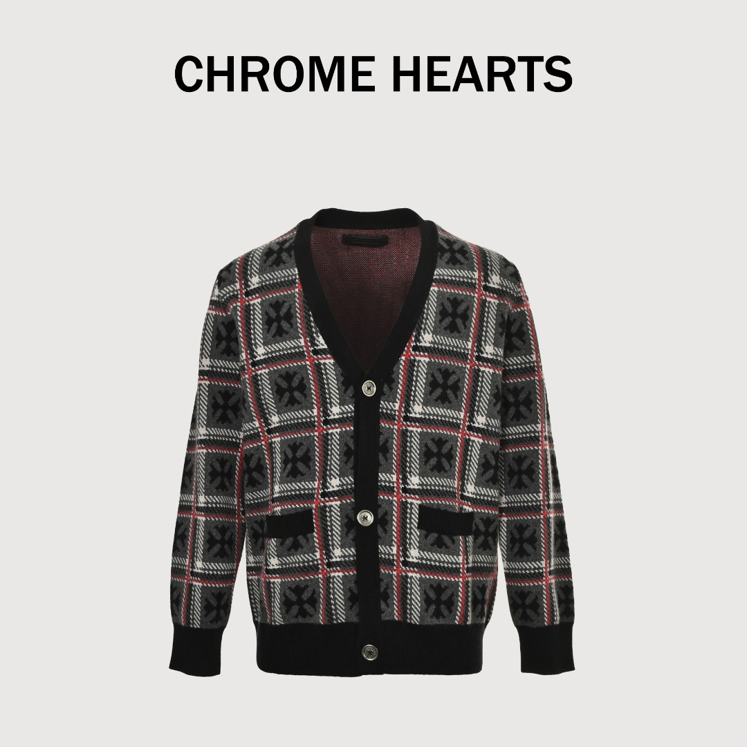 本地自取💰460 CHROME HEAERTS克罗心CH 十字提花羊绒针织开衫 原版纽扣专柜23300购入，订纺纱线成分采用55羊毛+30羊绒+15尼龙混纺材质，定制真皮领标，定制开模辅料银饰(成衣采用进口织机平均要织220分钟，是普通衣服的4.5倍)，(划重点！！！四个片子，四个花型，每一面都不一样！门襟对位、肩袖对位、口袋对位！搭配冷风机定型+纯手工封标、缝扣。男女同款。 #所有针织、毛衣织造而成的成衣都不建议机洗、或高温烘干！ Size：S-L