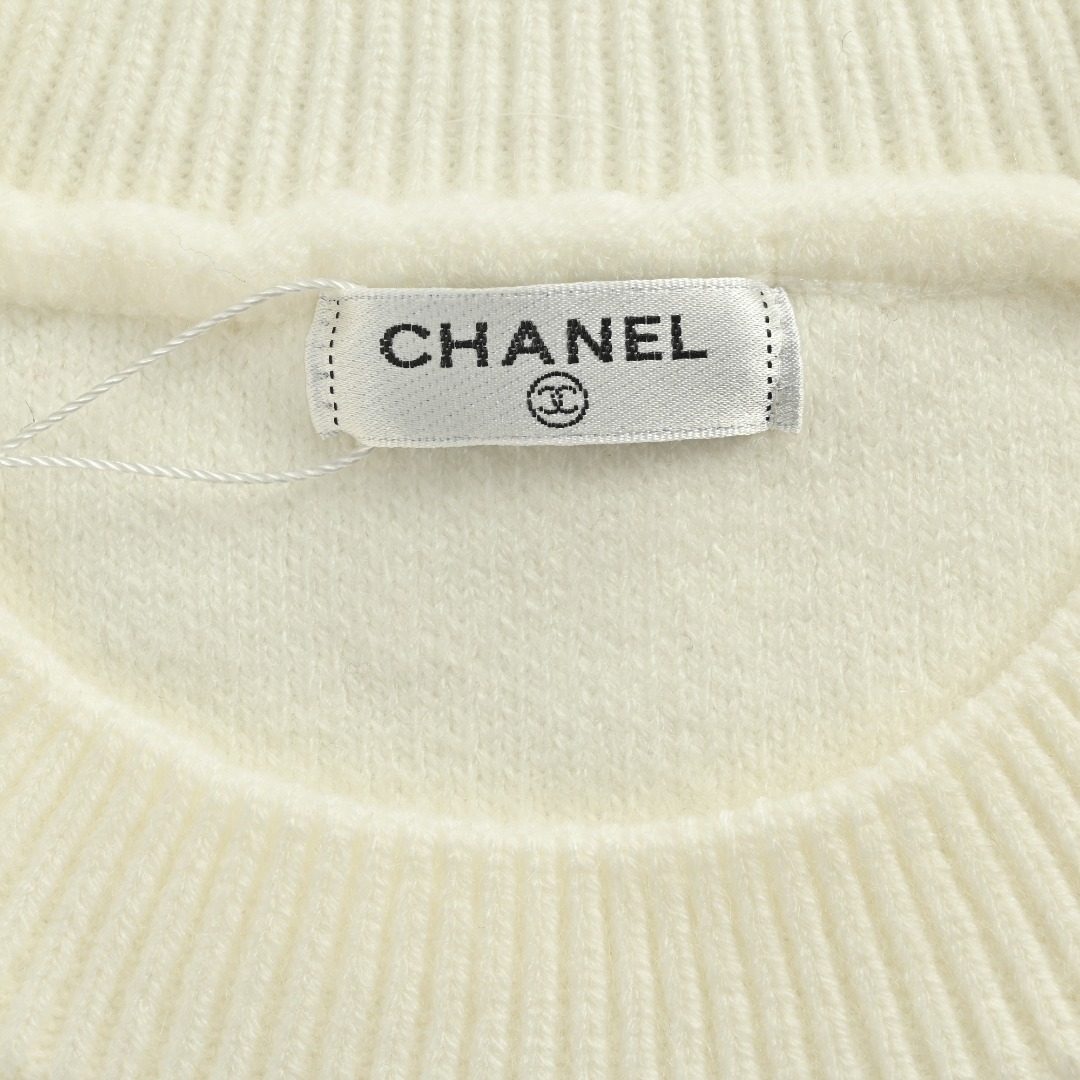 本地自取💰260 CHANEL 香奈儿24ss重工编织麻花经典大Logo提花针织毛衣 顶级原单版本 Color:黑色 白色 Size:S M L