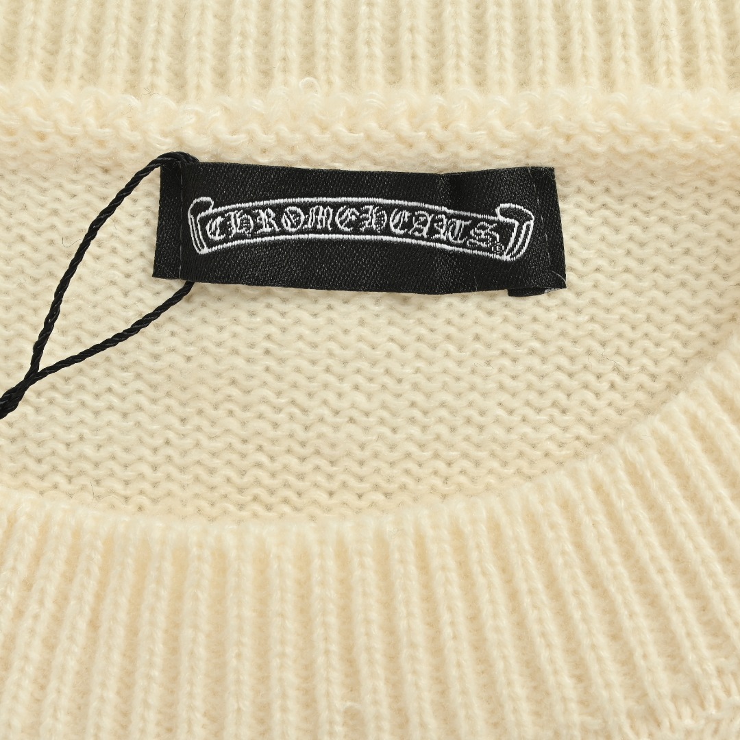 本地自取💰260
Chrome Hearts CH 克罗心25ss刺绣圆盘梵文十字架破洞针织毛衣套头

好看到掐人中的款式男女同款搭配黑白色太出片 

实物好看 上身好看 日常穿好看 拍照更出片 
很难不买 给我买它!!! 

相信我 谁也拒绝不了这样一个机长款的克罗心外套 
在老版本的基础上扩大了版型 上身宽松有型 下摆外扩休闲款设计 胖人显瘦到极致 瘦人限高有档次 

万元ZP打版 1:1完美还原 单穿叠穿都好看 男女都可以轻松驾驭 

如果你更在意品质 也要尊重价格 和市面上那种薄的透底一穿起球的垃圾货完全不是一码事 如果说款式让你一眼发亮 那品质才是你更应该关注的点 相比价格我们抓的是品质 我家货拿过的客户懂得都懂

️️️市面上毛衣普遍是苞芯纱材质 我们用的是莫代尔 相比包芯纱的优点很直观： 成本高 价格高 密度高 比较费开发者的钱 让我们少赚了很多 另外就是细腻 上身不渣 抗起球 高档 我们是良心做货人 不用包芯纱 包芯纱除了便宜以外 其他的真的一无是处 缩水起球勾线扎人 他样样精通 

2024年了 谁穿衣服不希望出门有面儿 板板正正？质量决定上身效果 质量差再好的款式也是城乡结合部气质 我们只做长久生意 质量决定人品 拿回去放心穿放心洗 版型品质绝对让你眼前一亮 只做对版高品质 做高货硬货 拒绝垃圾货 拒绝快餐货 良心品质 良心价格 你值得拥有 ！

颜色：黑色 米色 灰色
尺码:S M L