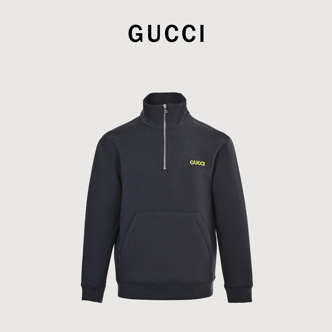 本地自取 💰270 Gucci/古驰 25Fw 刺绣徽标太空棉套装半拉链卫衣 面料采用380g太空棉面料，刺绣字母红外定位，新款独立开模拉链字母。辅料红色标手工缝标 整衣内里包边包条  Size:S-XL