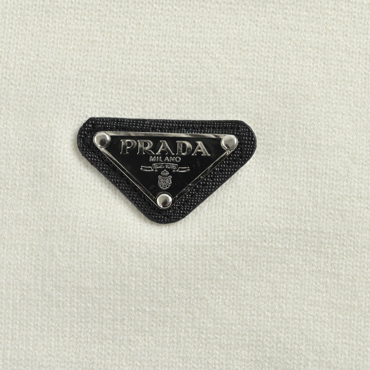 Prada 普拉达 25Fw 经典三角标圆领针织毛衣 经典针织条纹毛衣 定染纱线 零色差