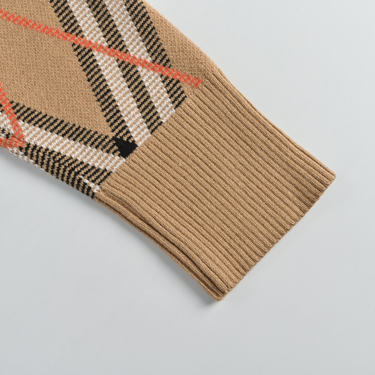 Burberry/巴宝莉 25Fw 斜格纹圆领针织毛衣 经典针织条纹毛衣 定染纱线