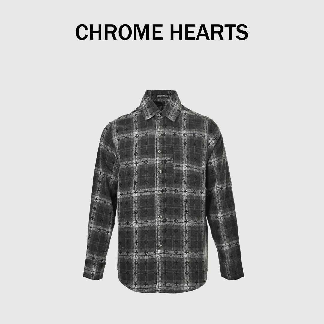 本地自取💰260 Come hearts/克罗心25ss皮标金属格仔衬衫外套 原版克罗家独特身份饰银扣十字皮章，定制染色暗纹品牌花纹面料，高品质对格对花剪裁，衣袖处十字架皮牌拼接，前胸单侧贴布口袋设计定制高品质刻字五金辅料做旧的复古银扣，版型立体。上身又飒又帅。自然而然的高街风格 上身效果自然不用多说 妥妥的潮流最前线充满活力的设计和百搭的属性，不管怎么搭配都能穿出惊喜！ 码数：S-XL