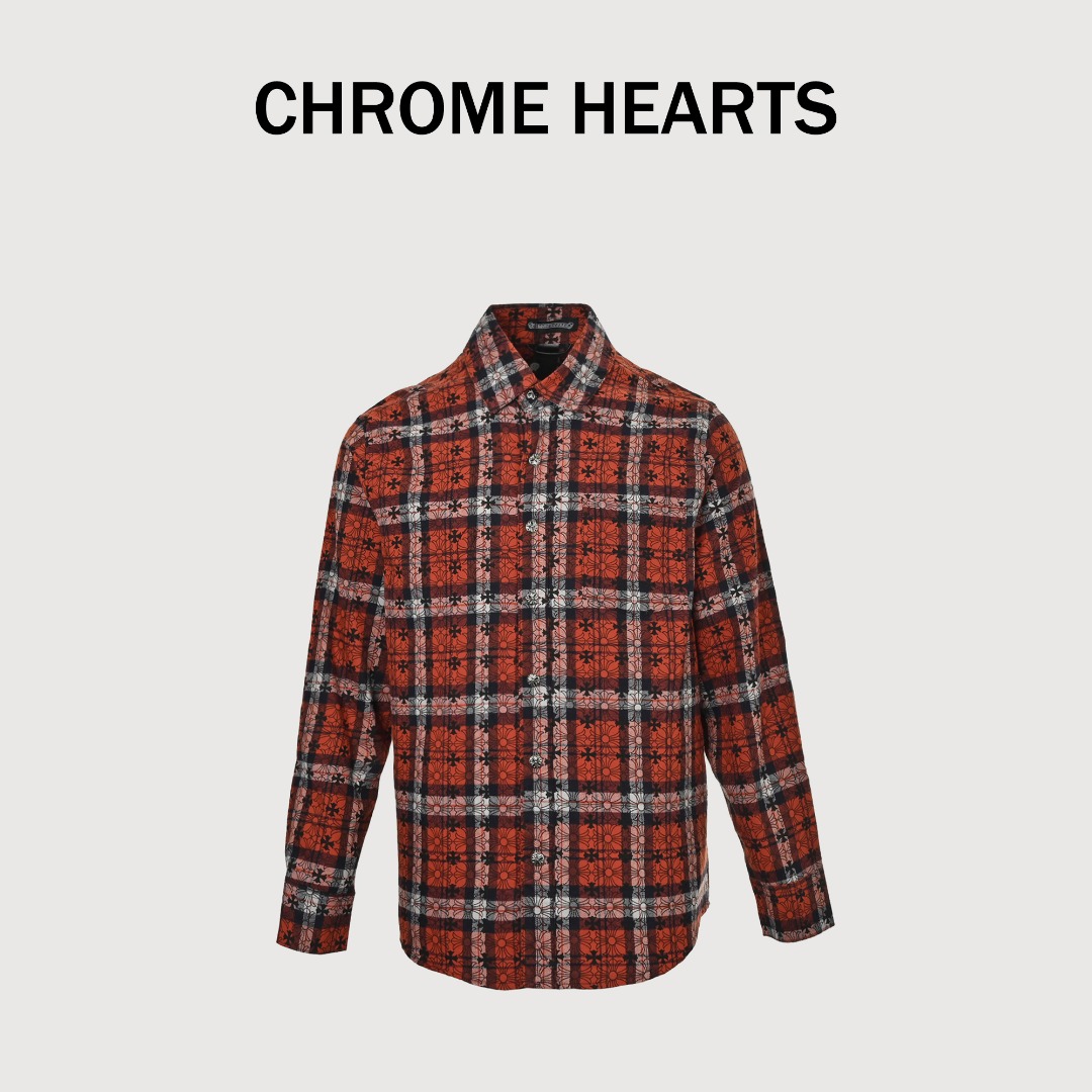 本地自取💰260 Come hearts/克罗心25ss皮标金属格仔衬衫外套 原版克罗家独特身份饰银扣十字皮章，定制染色暗纹品牌花纹面料，高品质对格对花剪裁，衣袖处十字架皮牌拼接，前胸单侧贴布口袋设计定制高品质刻字五金辅料做旧的复古银扣，版型立体。上身又飒又帅。自然而然的高街风格 上身效果自然不用多说 妥妥的潮流最前线充满活力的设计和百搭的属性，不管怎么搭配都能穿出惊喜！ 码数：S-XL