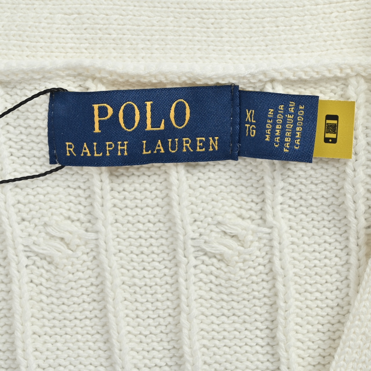 本地自取💰240
Ralph Lauren/拉夫劳伦 25Fw 刺绣小马标绞花针织毛衣开衫
胸口高密度百灵达万针刺绣,吊牌辅料全部还原原版。
面料采用进口纯棉纱线混纺羊毛,上身舒适高级感拉满,无数网红博主穿搭必备,原版超级慢买到,一件针织衫就能穿出不一样的时尚感觉。
表面面料带羊绒的雾面感觉,蓬松度够够的,可以说做到乱真的高度,一眼就是顶级品质!
复古的多巴胺配色,经典耐看,性价比很高,强烈推荐
Size:S-XL