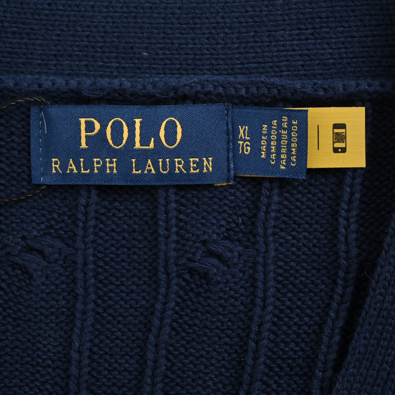 本地自取💰240
Ralph Lauren/拉夫劳伦 25Fw 刺绣小马标绞花针织毛衣开衫
胸口高密度百灵达万针刺绣,吊牌辅料全部还原原版。
面料采用进口纯棉纱线混纺羊毛,上身舒适高级感拉满,无数网红博主穿搭必备,原版超级慢买到,一件针织衫就能穿出不一样的时尚感觉。
表面面料带羊绒的雾面感觉,蓬松度够够的,可以说做到乱真的高度,一眼就是顶级品质!
复古的多巴胺配色,经典耐看,性价比很高,强烈推荐
Size:S-XL