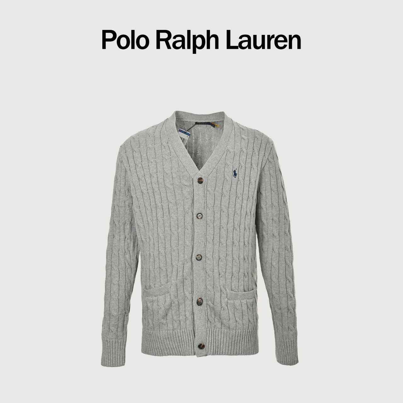 本地自取💰240
Ralph Lauren/拉夫劳伦 25Fw 刺绣小马标绞花针织毛衣开衫
胸口高密度百灵达万针刺绣,吊牌辅料全部还原原版。
面料采用进口纯棉纱线混纺羊毛,上身舒适高级感拉满,无数网红博主穿搭必备,原版超级慢买到,一件针织衫就能穿出不一样的时尚感觉。
表面面料带羊绒的雾面感觉,蓬松度够够的,可以说做到乱真的高度,一眼就是顶级品质!
复古的多巴胺配色,经典耐看,性价比很高,强烈推荐
Size:S-XL