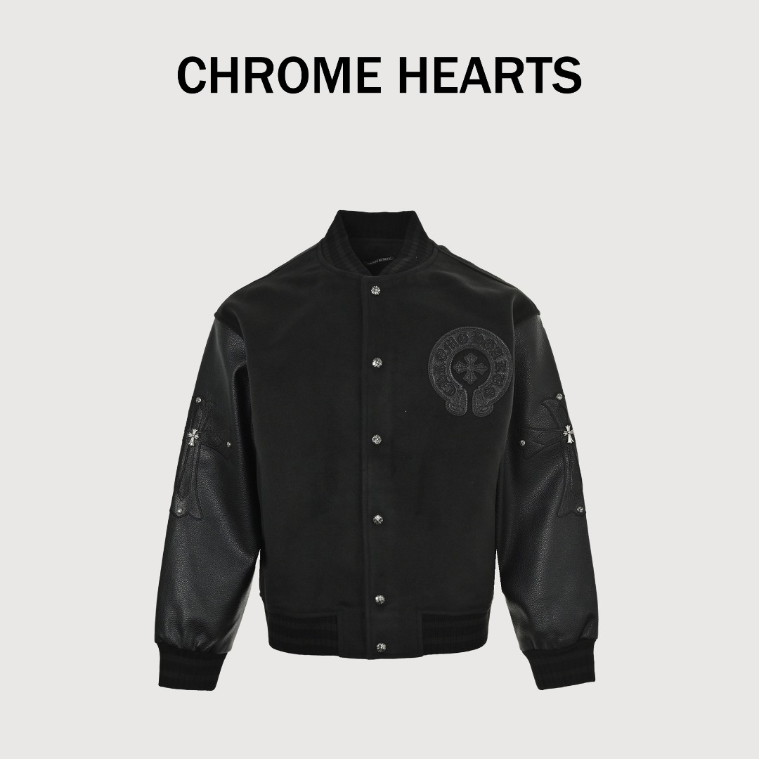 本地自取💰350 
CH/克罗心  十字架贴皮拼接棒球服夹克外套
温馨提示：建议手洗或者干洗！！
今年格外火爆 棒球服外套，市场各级版本都有(细节你们一定要对比)最牛X的实力品控 生产研究棒球服7个年头 细节精致 拥有它,你就是全宇宙的最靓的仔. 烤漆面全平面四合扣(纽扣带LOGO)，面料定制就发了一个多月 不是市面现成的 采用毛昵混纺，定织定染 拥有较高的色牢度 初次洗涤还是建议手洗或者干洗 《下摆的针织罗纹定织》， 内衬是丝滑细腻的铜氨纤维材质，直接贴身穿着 舒适无比，重磅单品，代购版本！
Size：XS-L