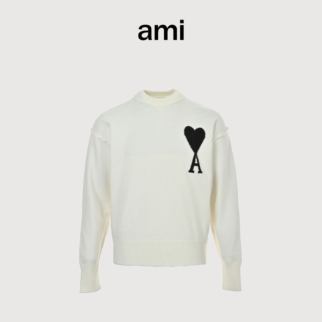 本地自取💰260 AMI PARIS 爱心图案休闲针织POLO云朵毛衣 方刚刚发售的圣诞限定款,爱心前所未有的采用银丝纹绣工艺,blingbling的甚是好看!!! 圣诞限定系列,无性别风格商品,招牌Boxy Fit宽松版型,Ami de Coeur 圣诞爱心纹绣工艺 G size:S-XL