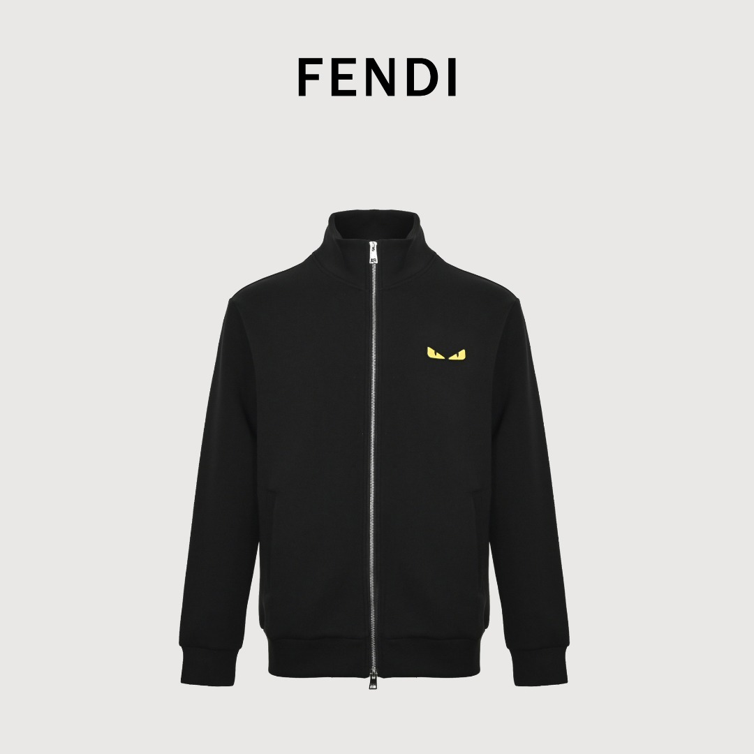 本地自取 💰320
Fendi/芬迪 25FW小怪兽刺绣眼睛拉链立领外套
Fendi/芬迪 2025秋冬最新爆款立领外套 面料精选高支高密双股空气层长绒棉 手感超级舒服 logo精选全进口环保材质 超级漂亮!
颜色:白色,黑色
尺码: M-3XL