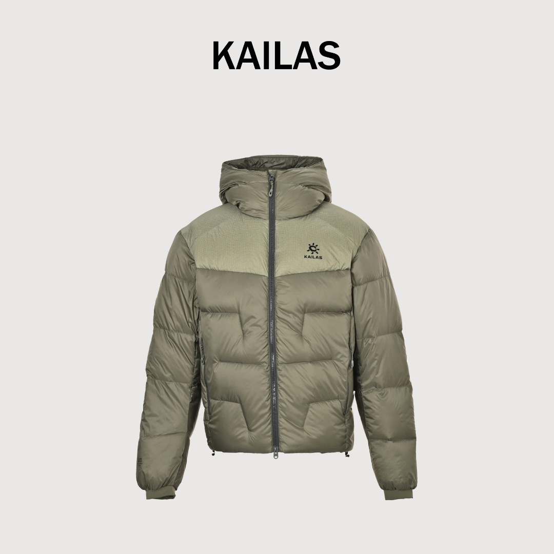 本地自取💰500
KAILAS 凯乐石 5000GT 千蓬元帅雪山羽绒服连帽拉链户外运动轻量外套
全套1:1定制辅料➕定制三标➕Yuan版吊牌➕绒子含量高达95％ -面料采用轻量的7D进口PERTEX面料 结合Zero-G微细高密面料 表面经拒水处理 轻盈透气 耐撕裂防风防泼水 穿着轻盈舒适不压肩 外观采用结构线分割设计 使绒朵蓬松的空问更大 更保暖 同时不显臃肿 内里填充1000蓬高品质拒水鹅绒 绒子含量高达95％ 有兼容头盔的风帽设计 便于在雪山等极端环境中使用 高立领设计可加强保暖 背部聚热科技有助于保持体温  配有YKK拉链 提高穿戴体验  使用轻量化的材料和设计搭配收纳袋可以使整件羽绒服收纳成很小的一袋方便携带  方便在户外活动中随时携带  
L SIZE:S-XL