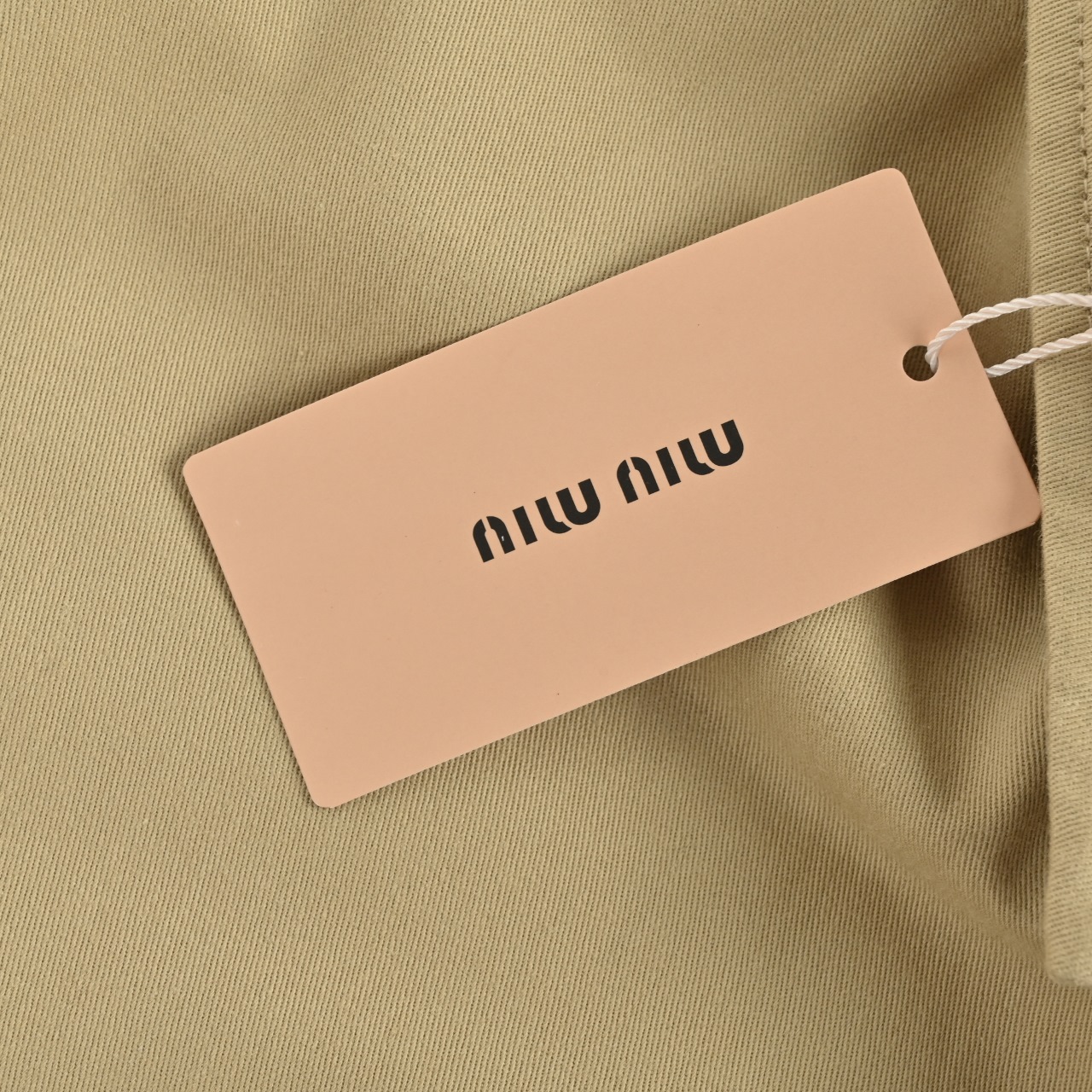 MIU MIU缪缪MM 刺绣夹克外套 定制定染双梭幻纹奢料+棉韵天丝素纹里衬布