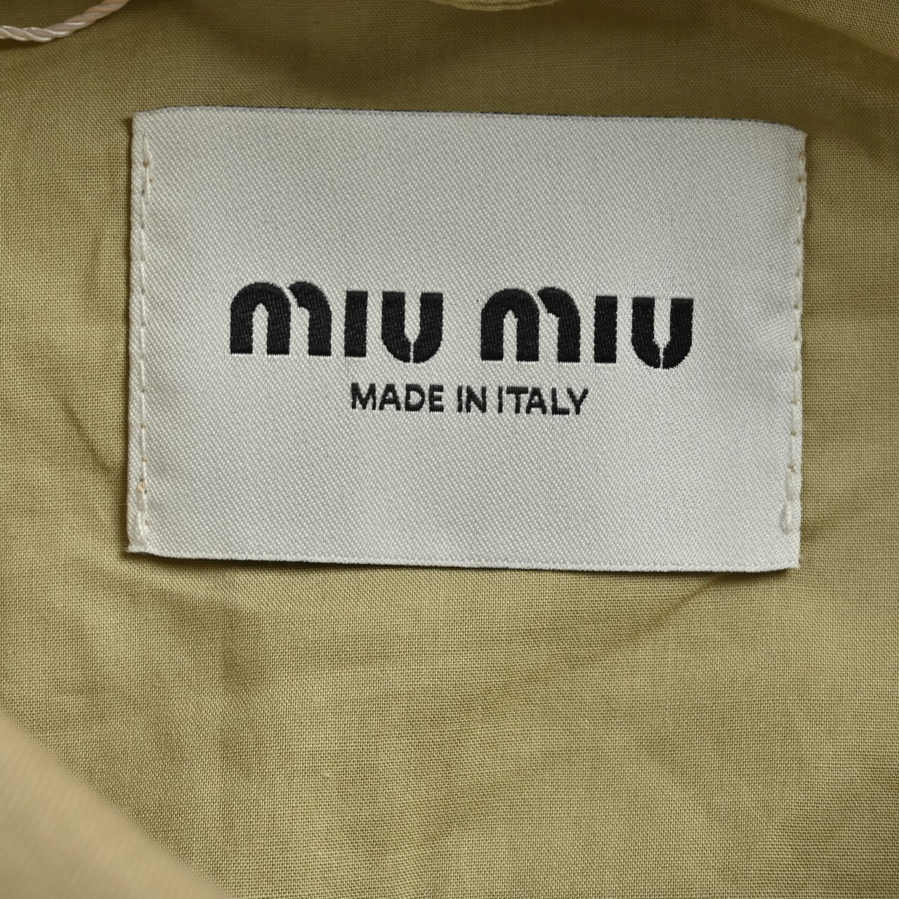 MIU MIU缪缪MM 刺绣夹克外套 定制定染双梭幻纹奢料+棉韵天丝素纹里衬布