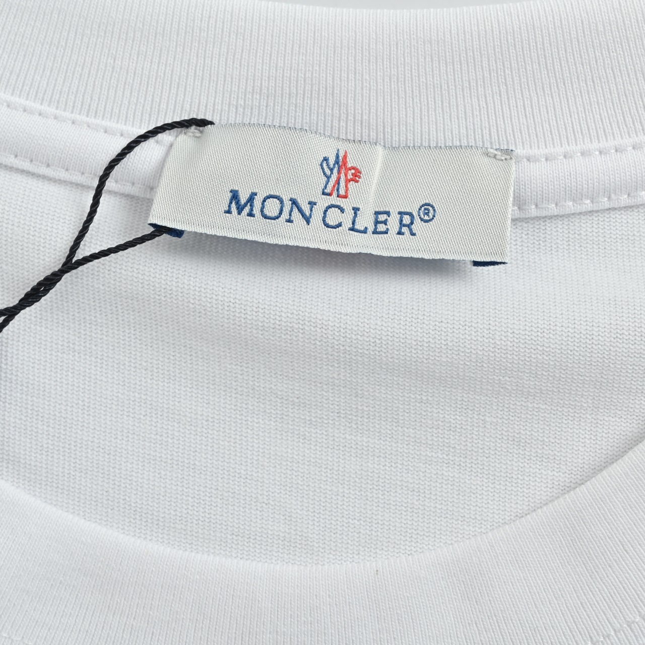 Moncler/蒙口 LOGO立体刺绣 短袖T恤