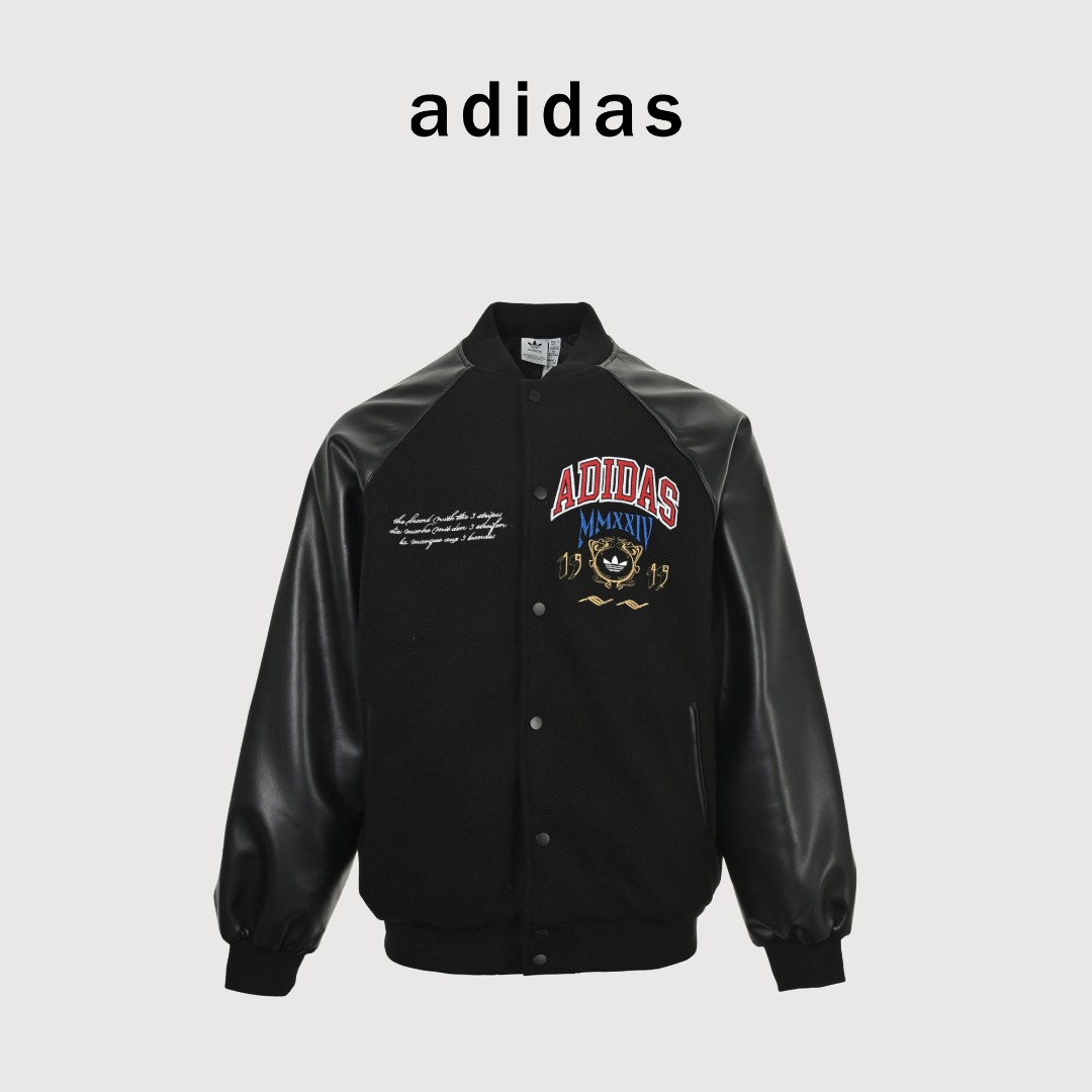 本地自取💰320
ADIDAS 刺绣logo拼皮夹棉棒球服外套
面料采用锦纶消光斜纹布精心制作,搭配对比鲜明的老花Monogram图案用人丝斜纹缎面里布采,突显廓形。胸前花卉字母及后背品牌标识毛巾绣章仔采用对板定染毛巾绣花线搭配挨针绣工艺,使用田岛机万针刺绣,精细针法绵密,超高密度不露白,丰富整体画面空间层次。定位挨针绣花工艺的特点是图案精美,由于其独特的针法,使得刺绣图案具有很强的光泽感和立体感。拼接高品质仿颗粒纹牛皮袖, 经典棒球服立领设计,采用2*2波浪拼色螺纹色织法织造,螺纹紧密立挺。开模同规格刻字白色烤漆扣,三标辅料细节同步还原。
size: S-XL