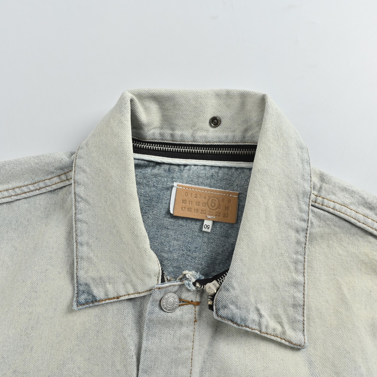 Maison Margiela 马吉拉 拉链领牛仔-Chinese UA Cheap High Quatity Brand Clothes Bags handbags Sneakers wholesale wholesaler seller from China Factory suppliers Fashion Clothing Shoes best Quality Beautiful Price Maison Margiela 马吉拉 拉链领牛仔