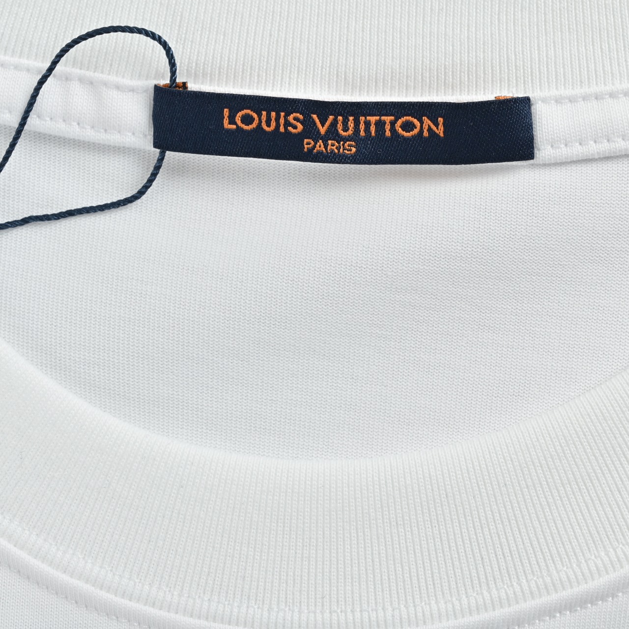 Louis Vuitton 路易威登 26ss 前后皮革字母logo短袖t恤-Chinese wholesaler seller Clothes Bags handbags wholesale Shoes High Quatity wholesaler seller Cheap Sneakers from China Factory Chinese suppliers china wholesale clothing wholesaler seller Louis Vuitton 路易威登 26ss 前后皮革字母logo短袖t恤